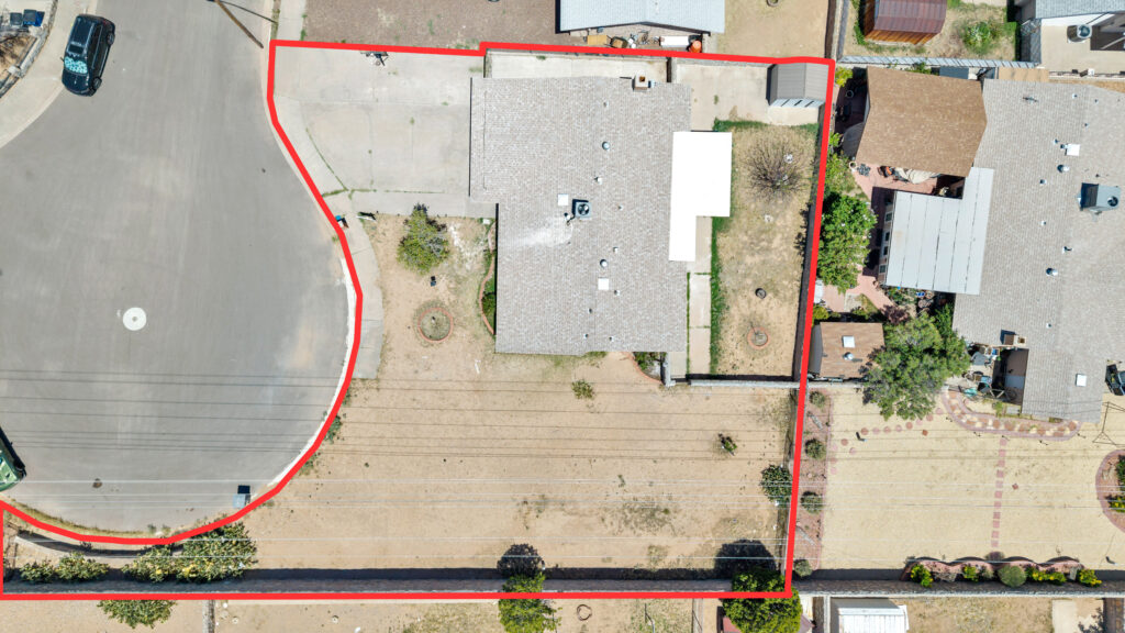 cul de sac home for sale in north east el paso near fort bliss texas with an over sized lot, rv gate, and more. 